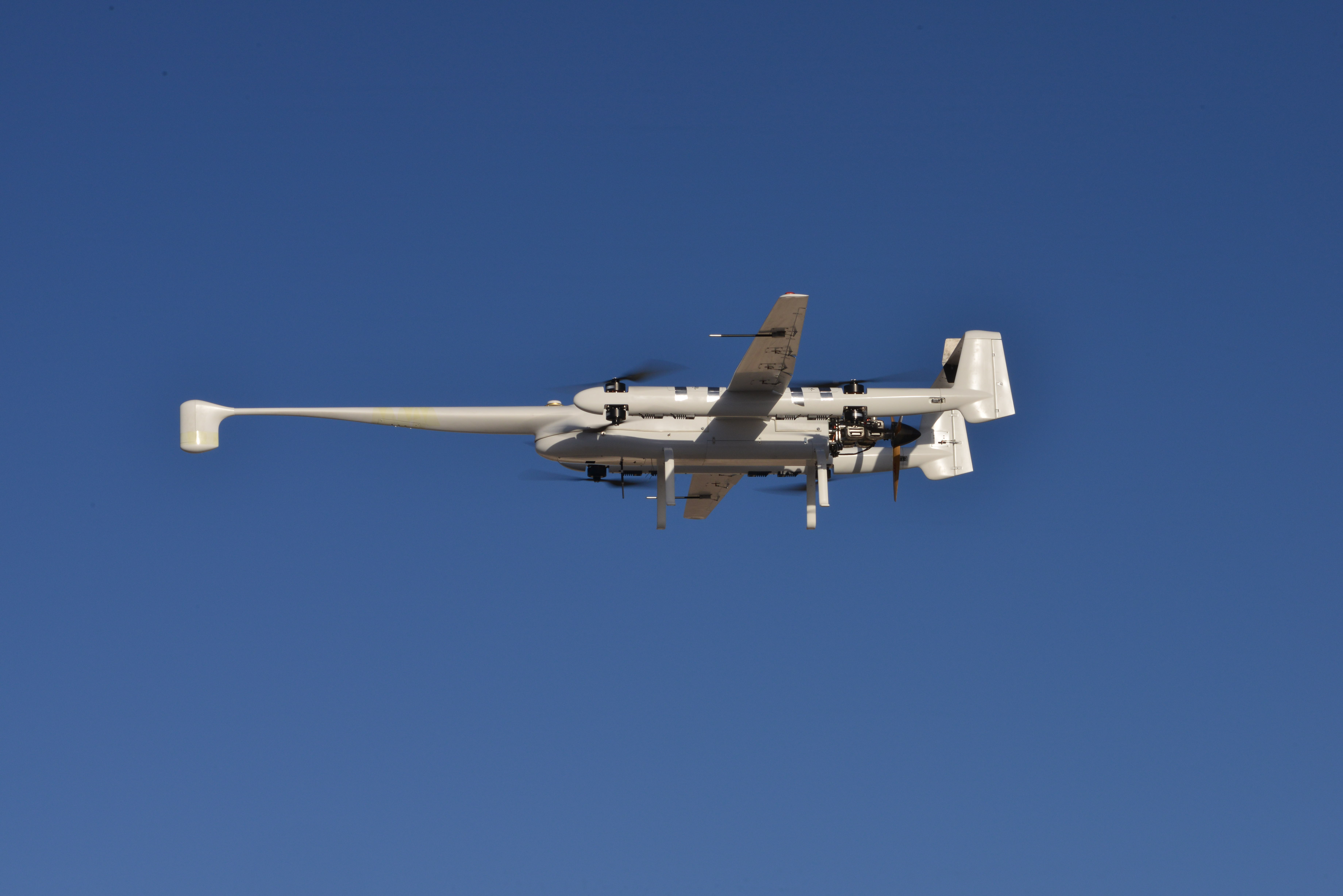 中大型垂起固定翼一体化航磁系统　科研级